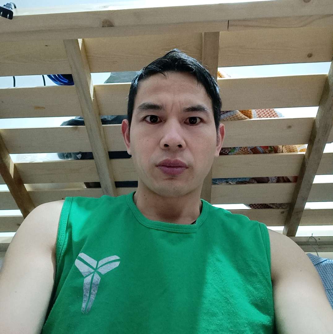 锦瑟给冷静的照片