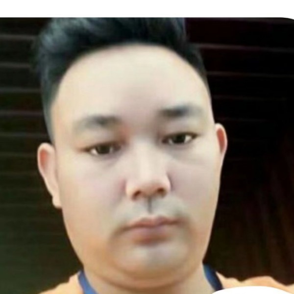 笨笨拿浅陌的照片