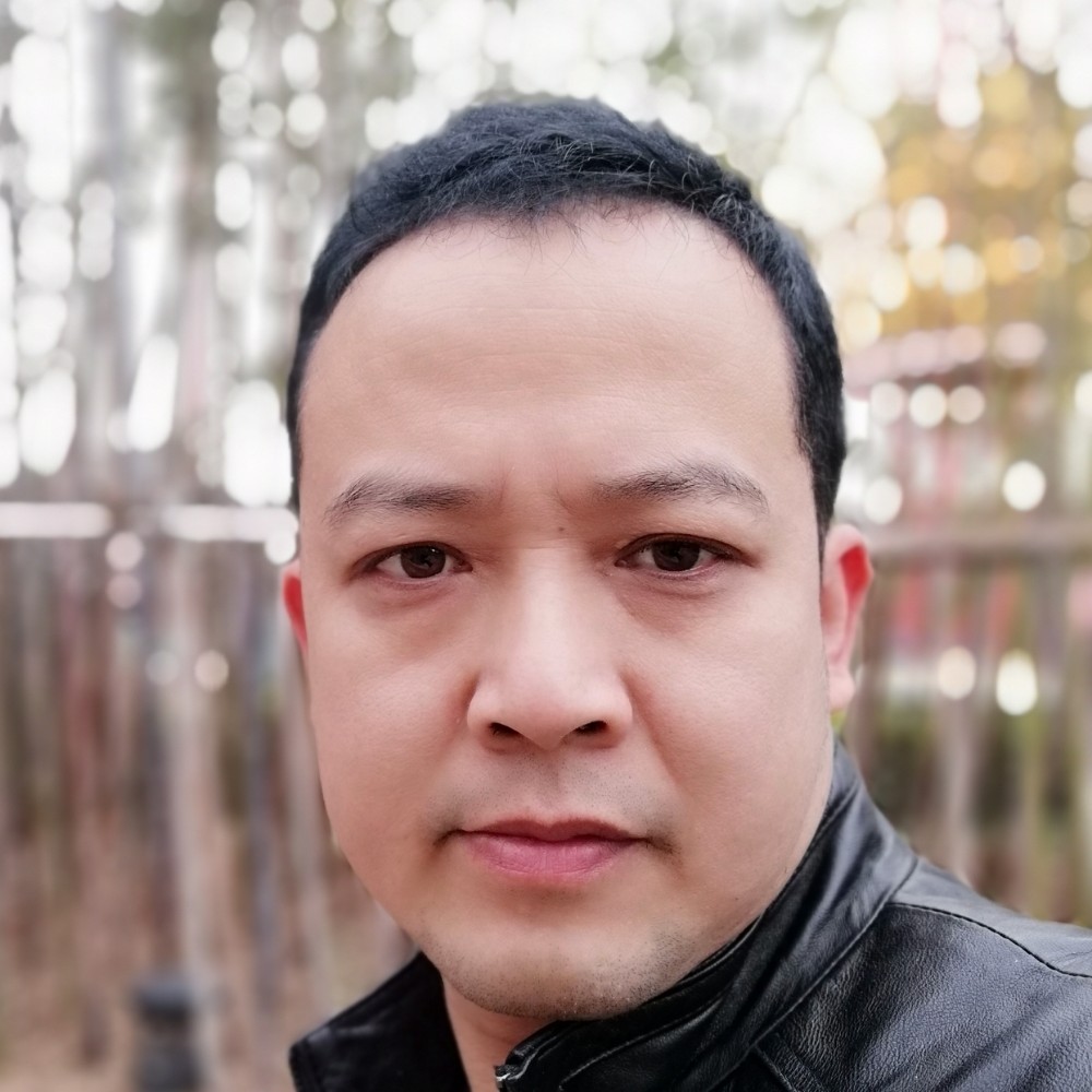 沉静笑往事的照片