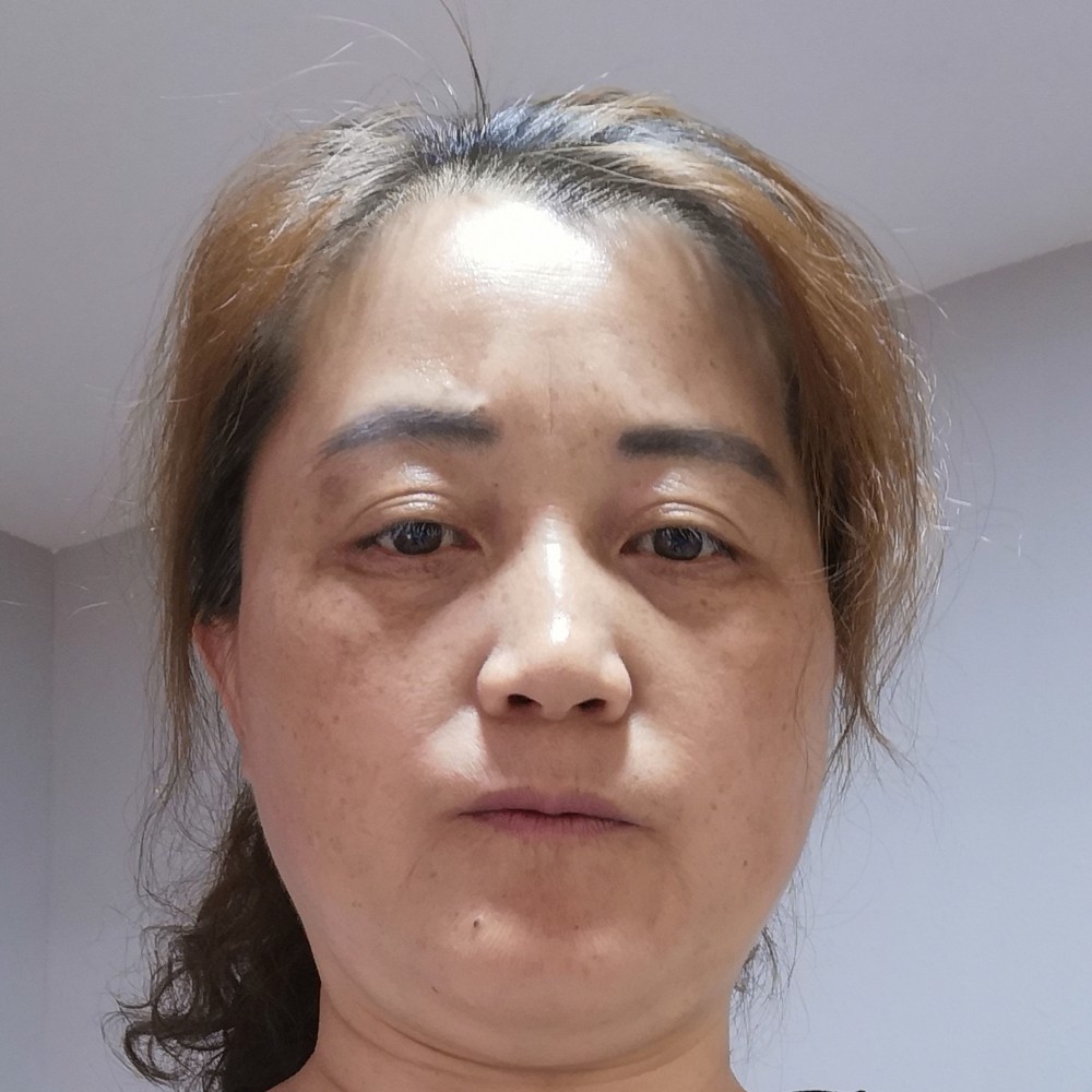 热情放弃少女的照片