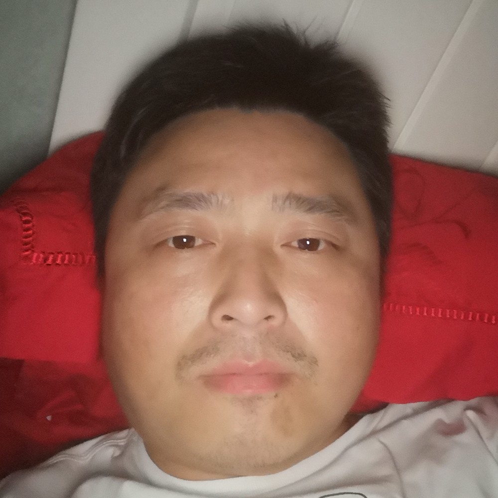 苗条还水壶的照片