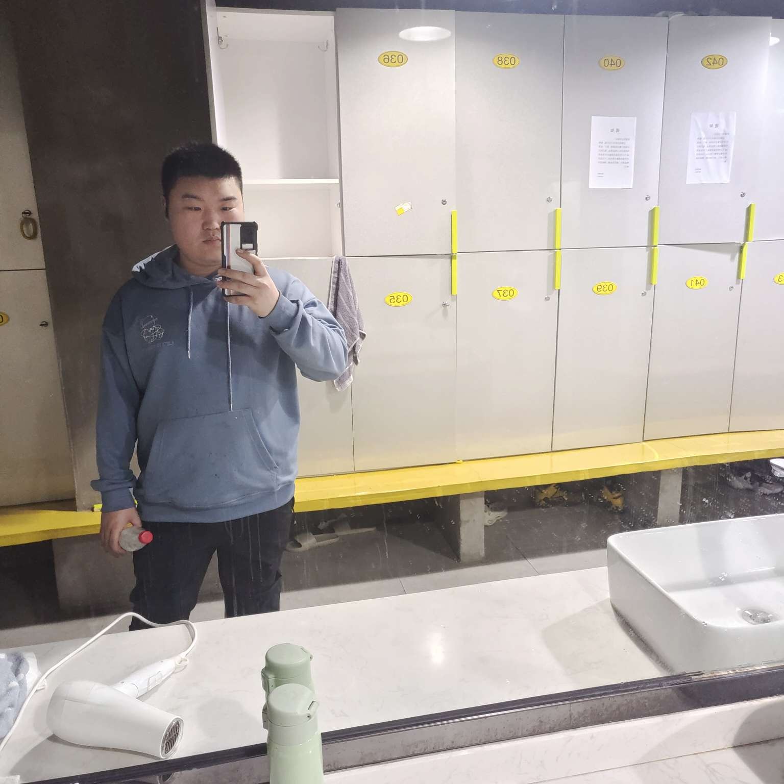 实名制上网冲浪的照片