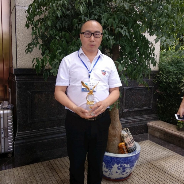 骆世林的照片