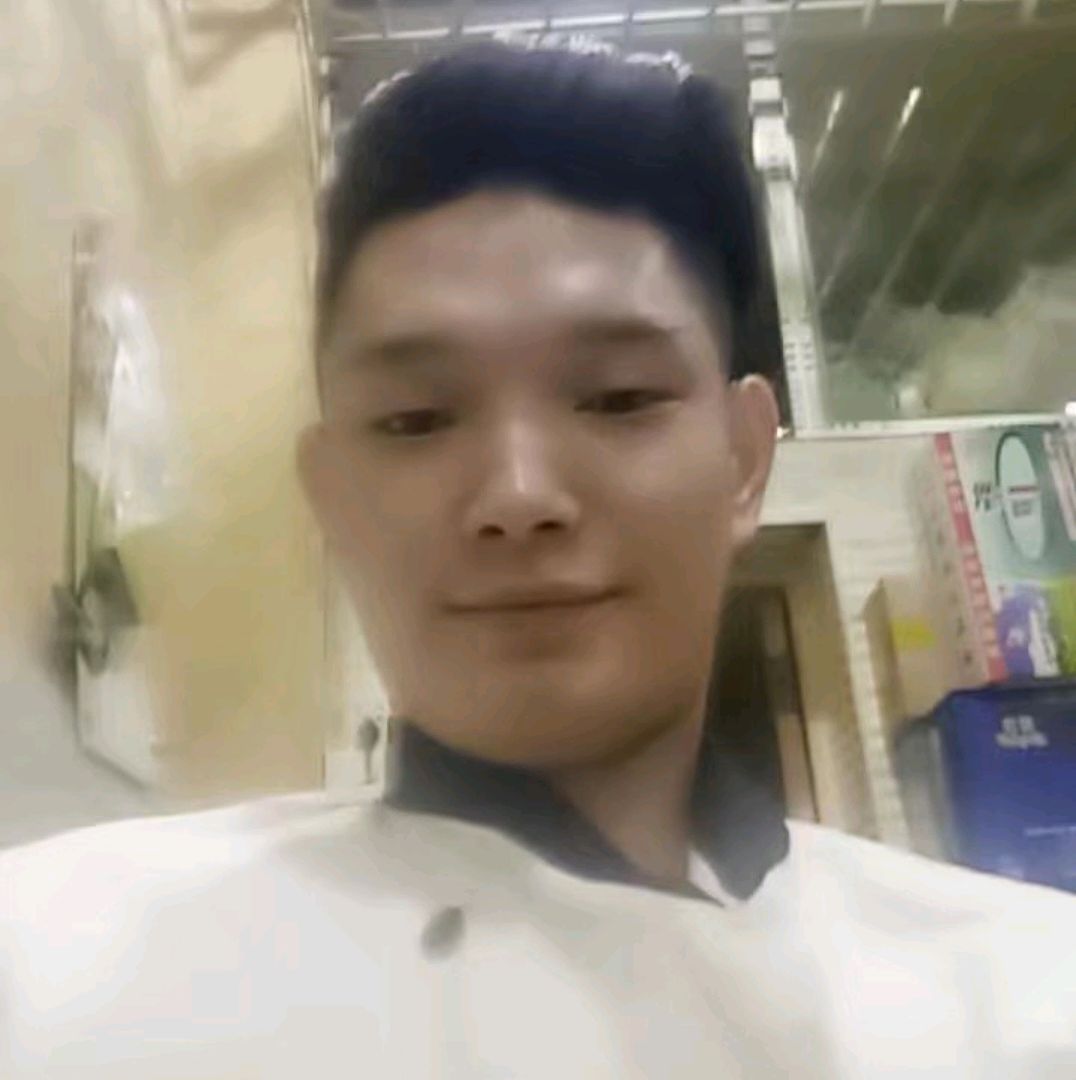 闪闪蹁跹大船的照片