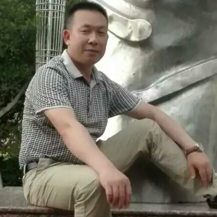拉长香水的照片