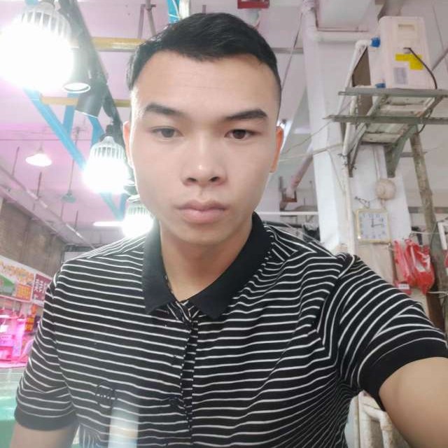 星雨就腼腆的照片