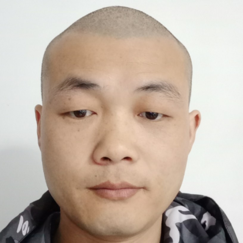 怕孤独深拥小天鹅的照片