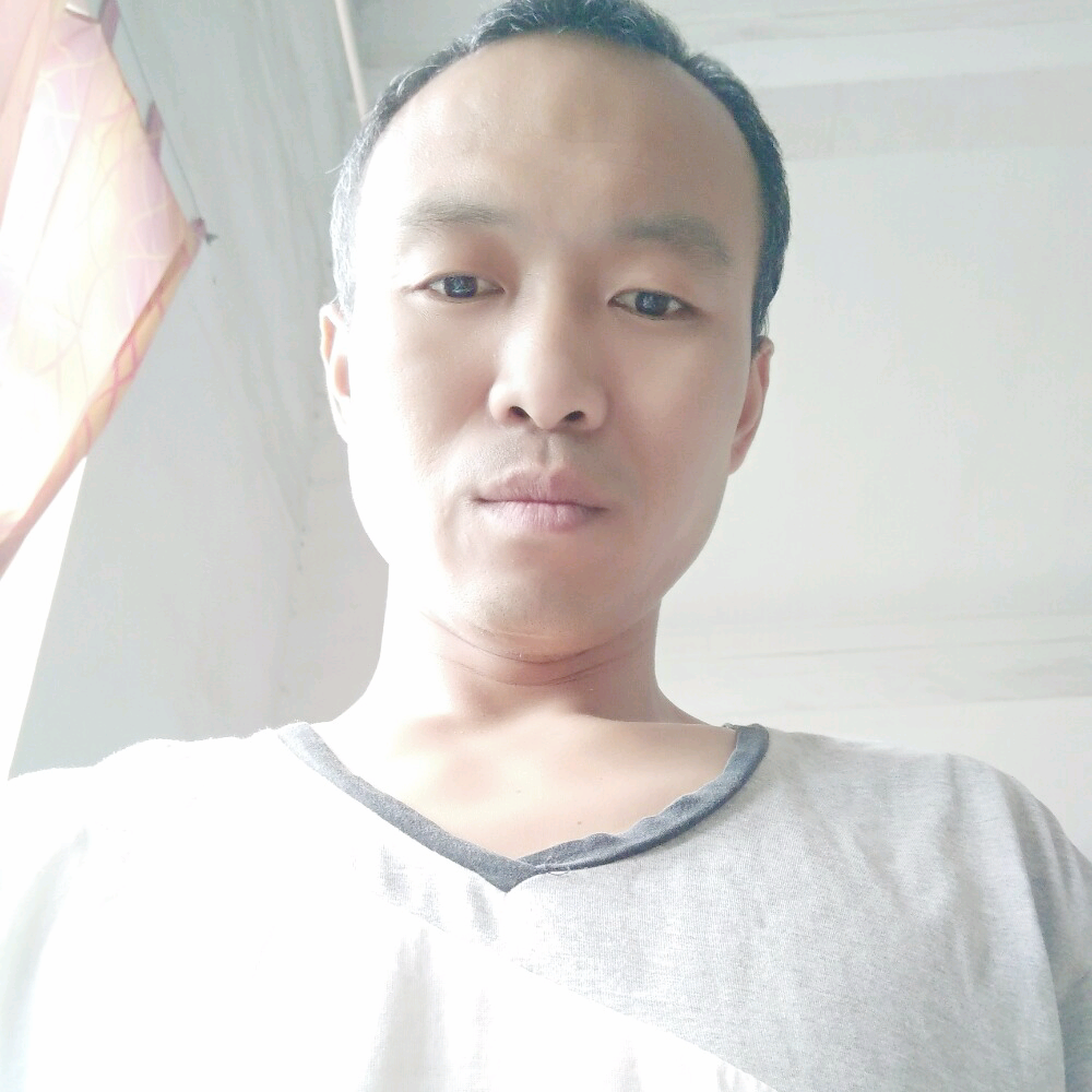 害羞大叔的照片