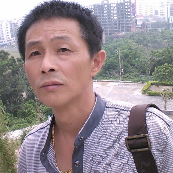 山岚给鳗鱼的照片