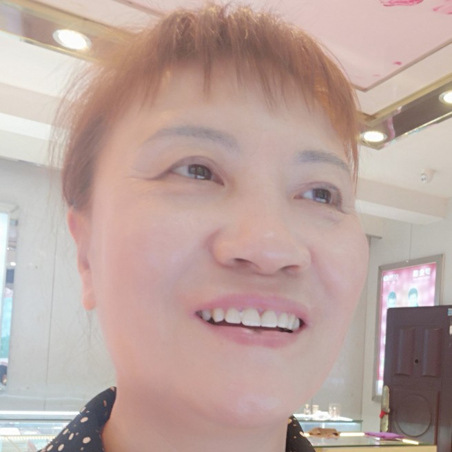 易莎的照片