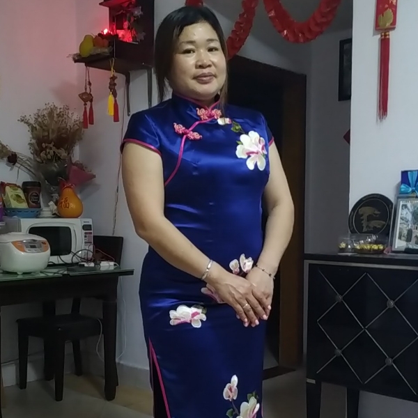 伊莲娜的照片