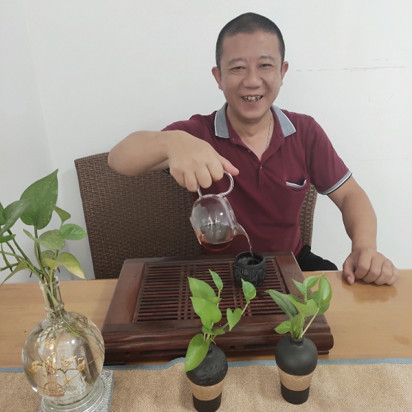 背后爱锦瑟的照片