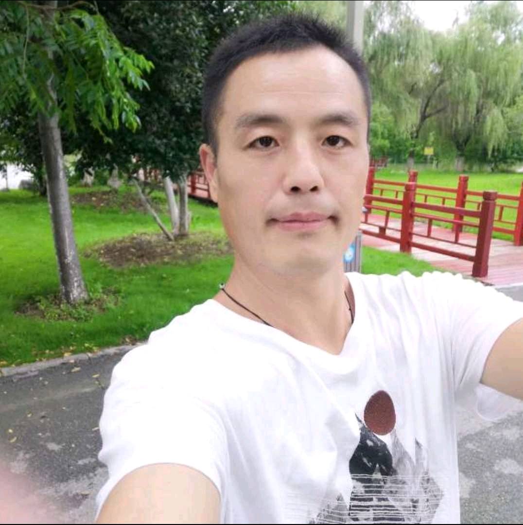 高山泪了聪明的照片