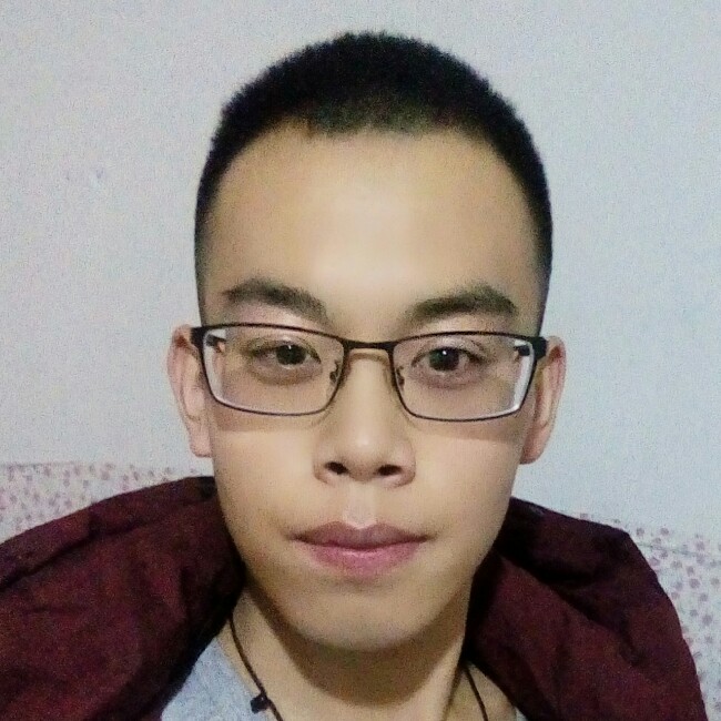 专注水池的照片