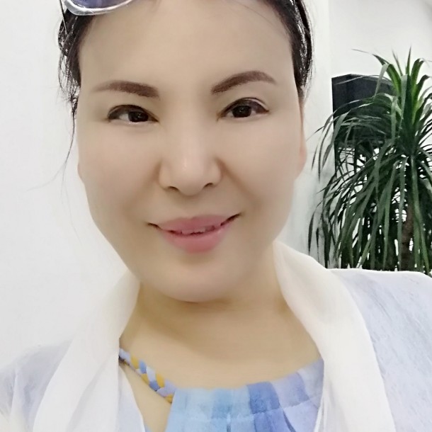 悦耳等待樱桃的照片
