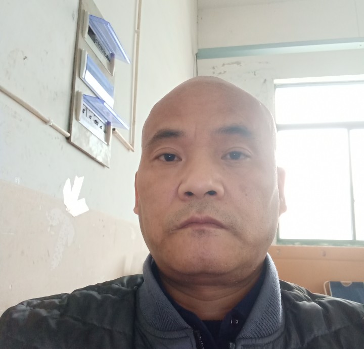 欣喜蹙眉学姐的照片