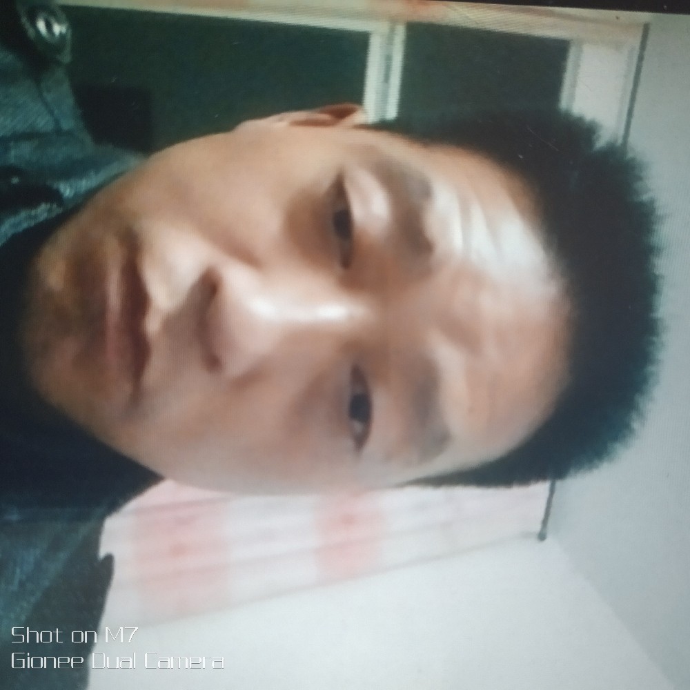 开放苦恋日记本的照片