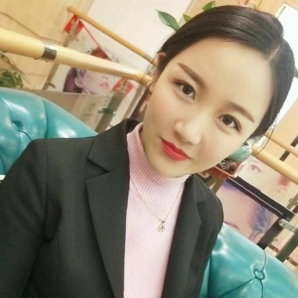 李炫彤的照片