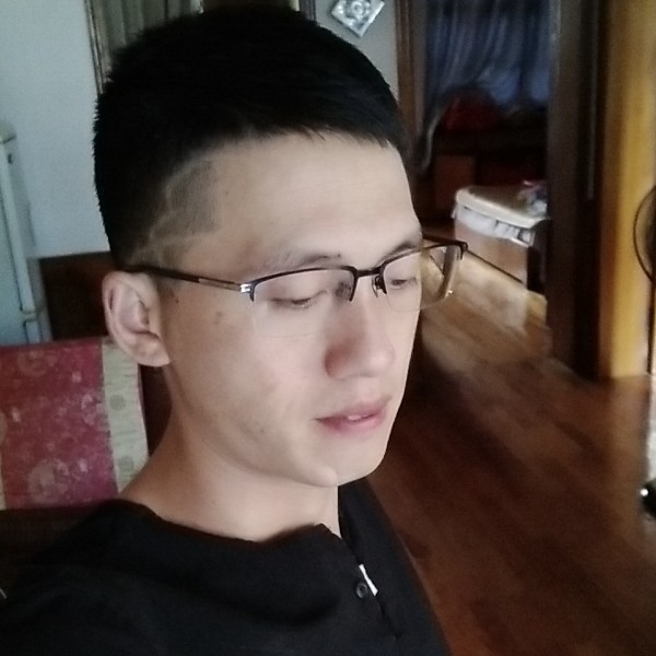 伊恙的照片