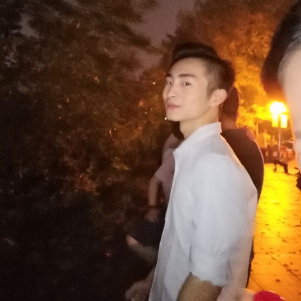 还单身枫叶的照片