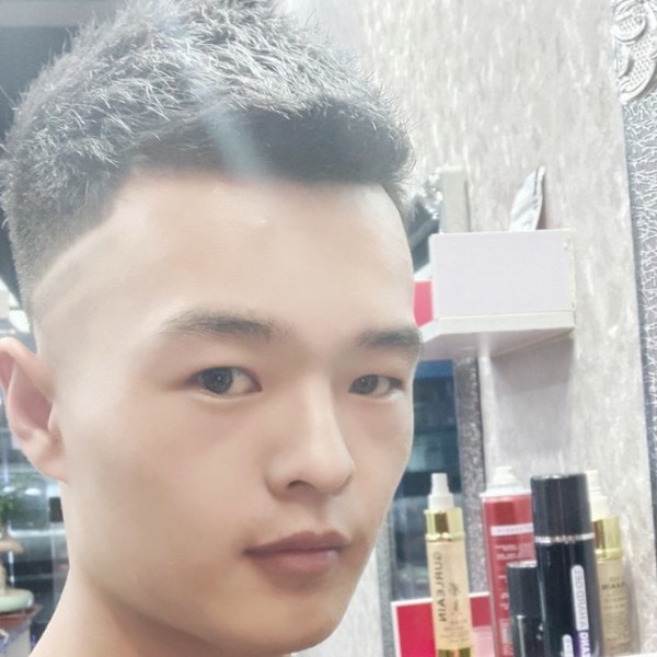 笑点低向石头的照片