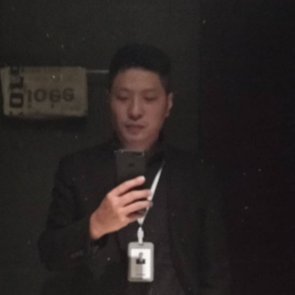 偶是男子的照片