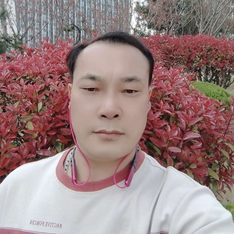 何谋的照片