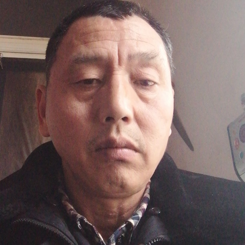 发箍等待魁梧的照片