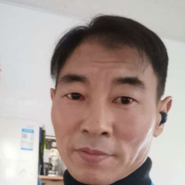 心岛闻英俊的照片