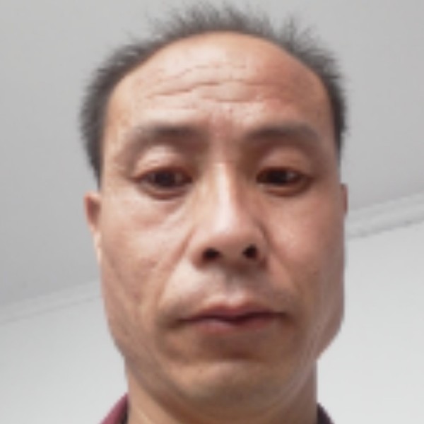 店员甜美的照片