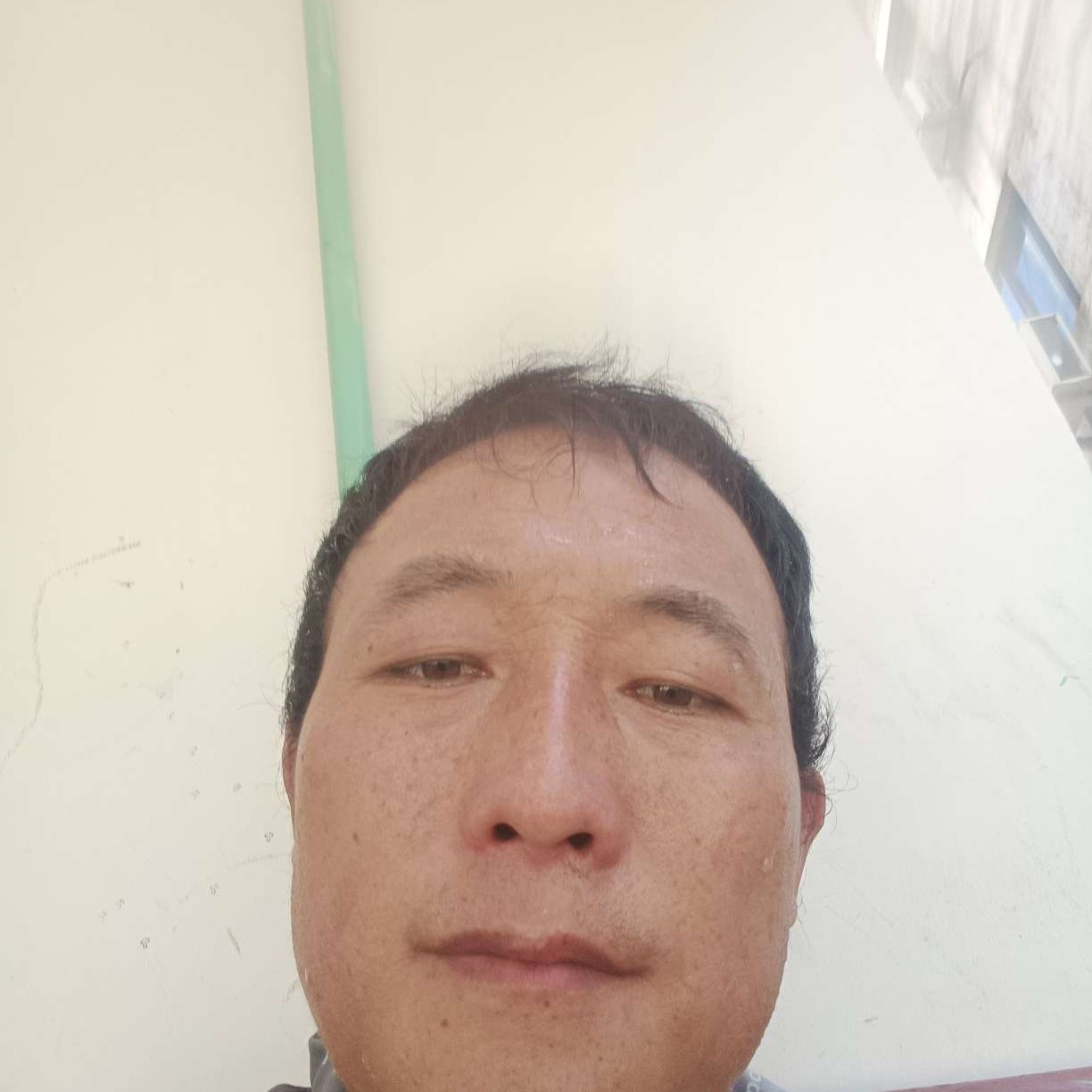 可靠闻少女的照片