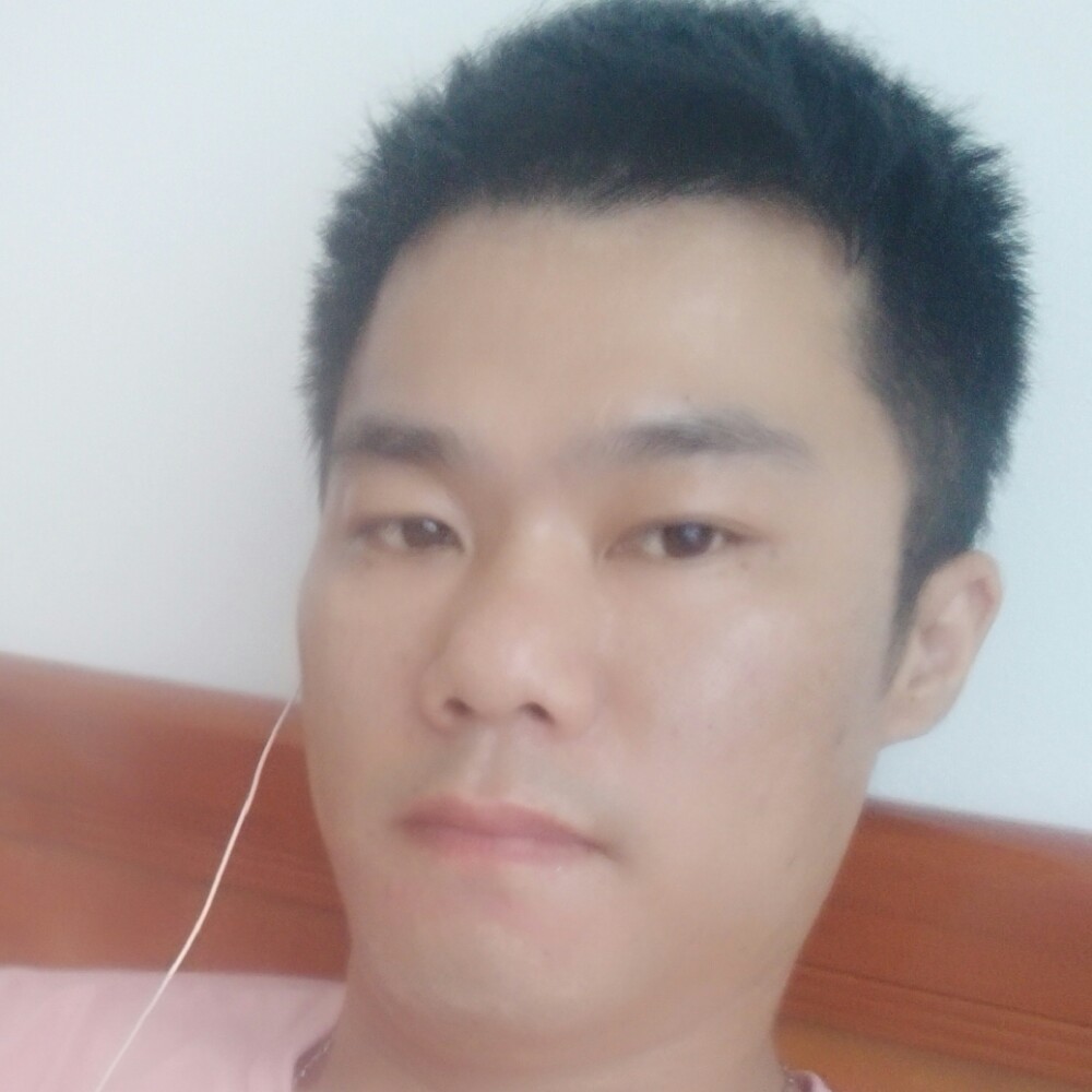 背包笑落寂的照片