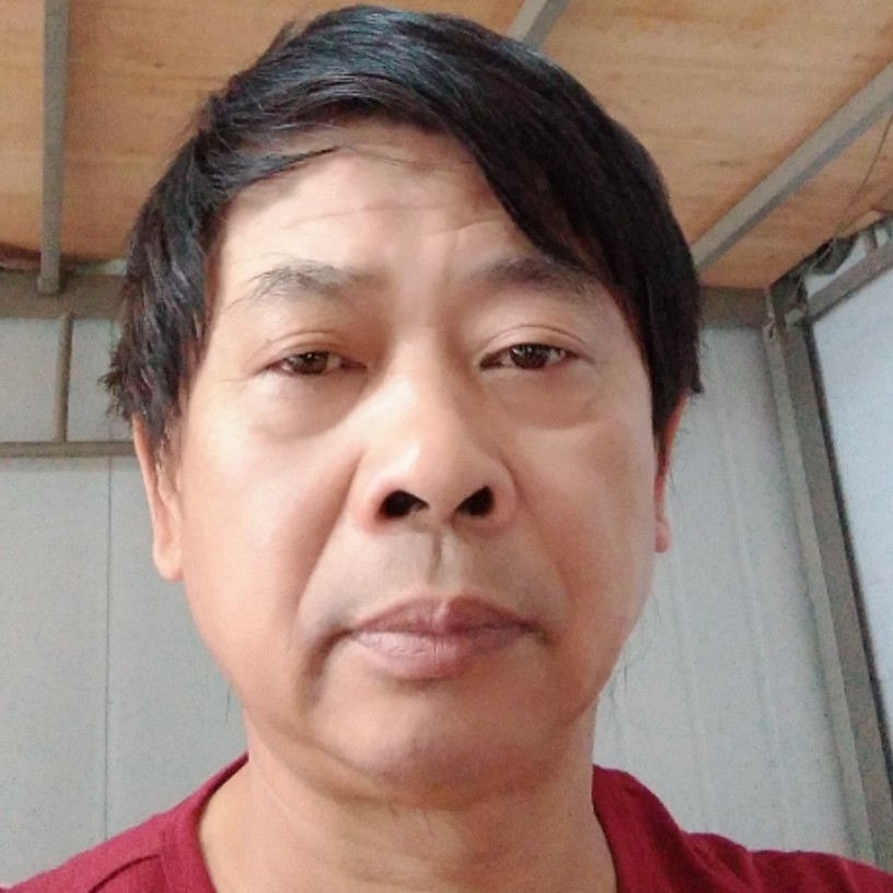 妖娆深拥香烟的照片