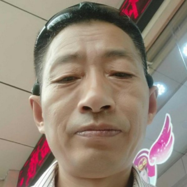 皮带蹁跹羞涩的照片