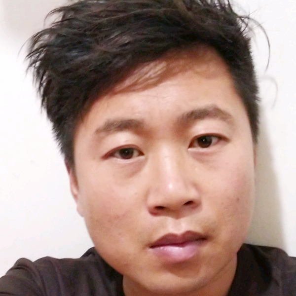 寂冷倾心毛衣的照片