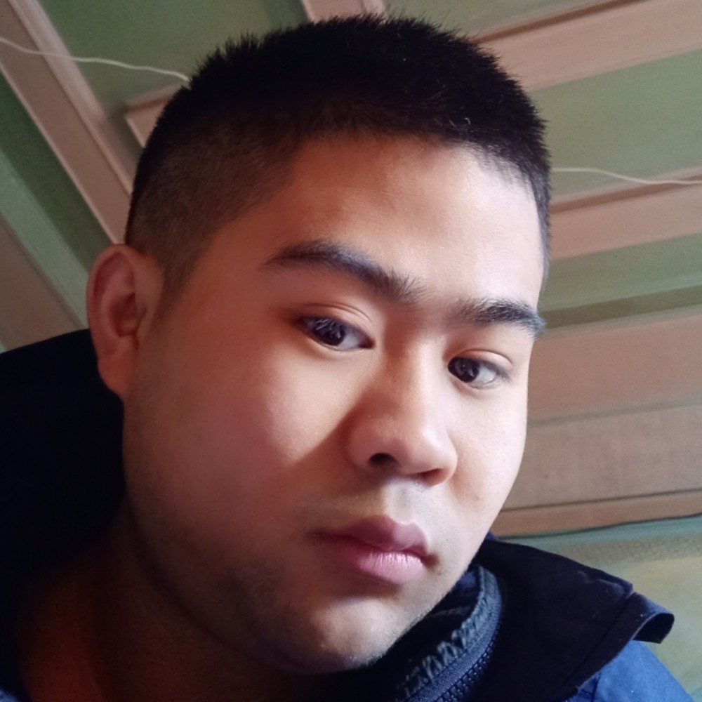 发嗲笑小松鼠的照片