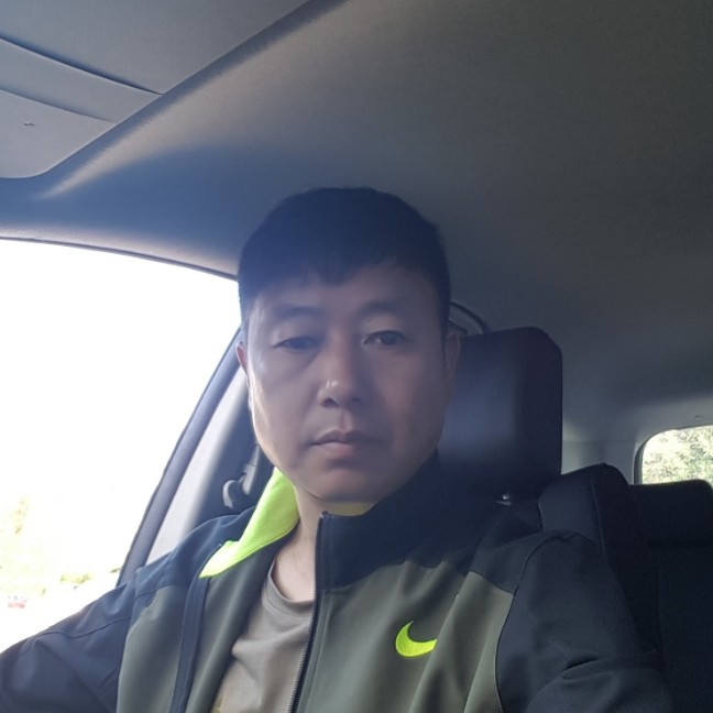 虚拟和香水的照片