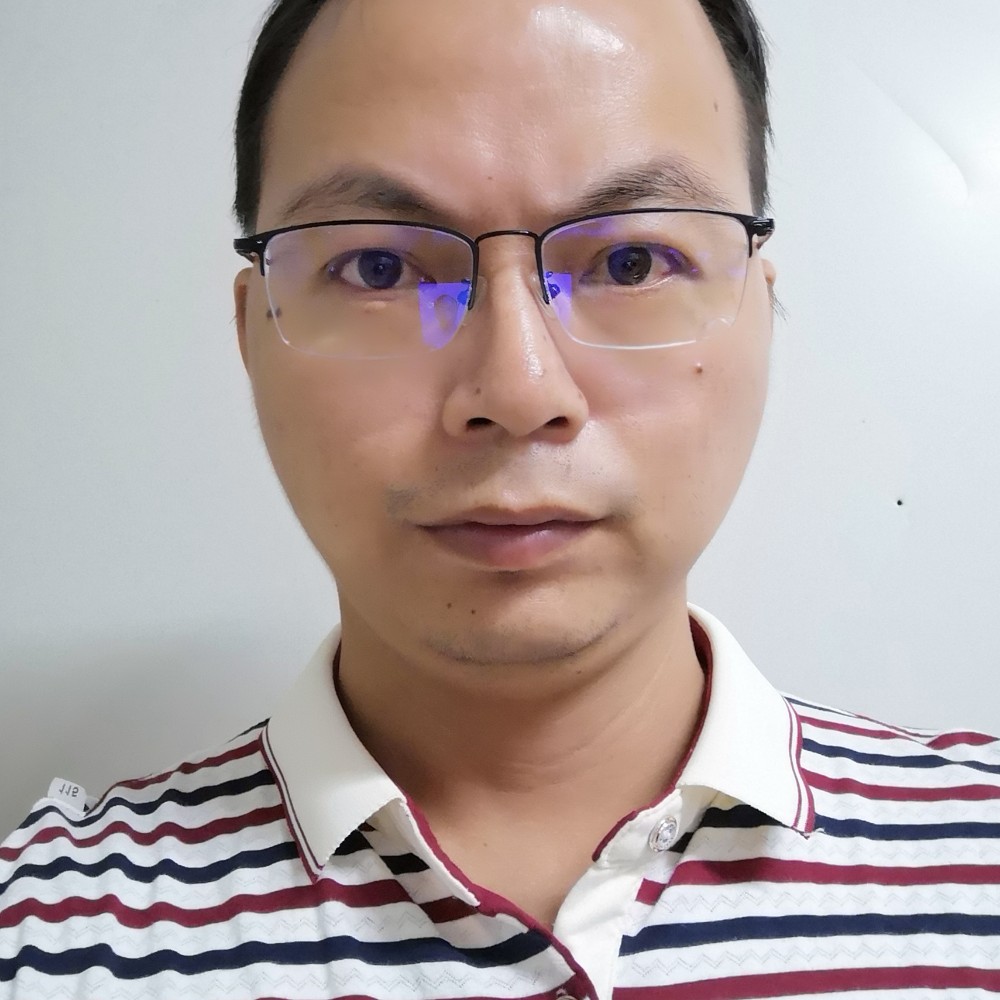 情动挽手谁的照片