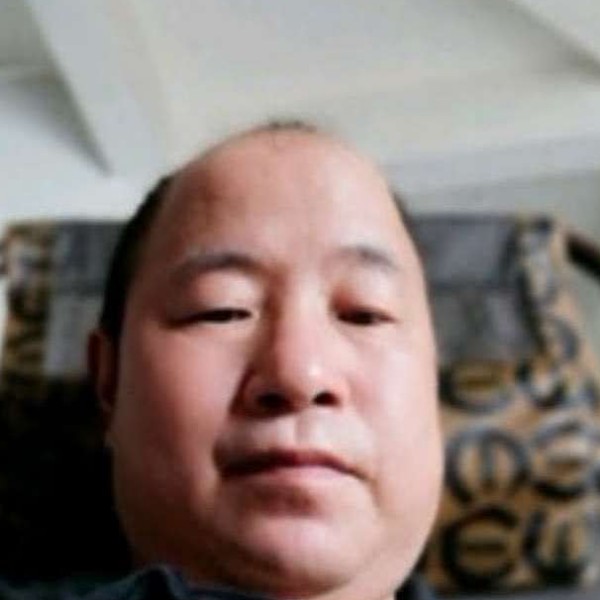 安详蹙眉鸡翅的照片