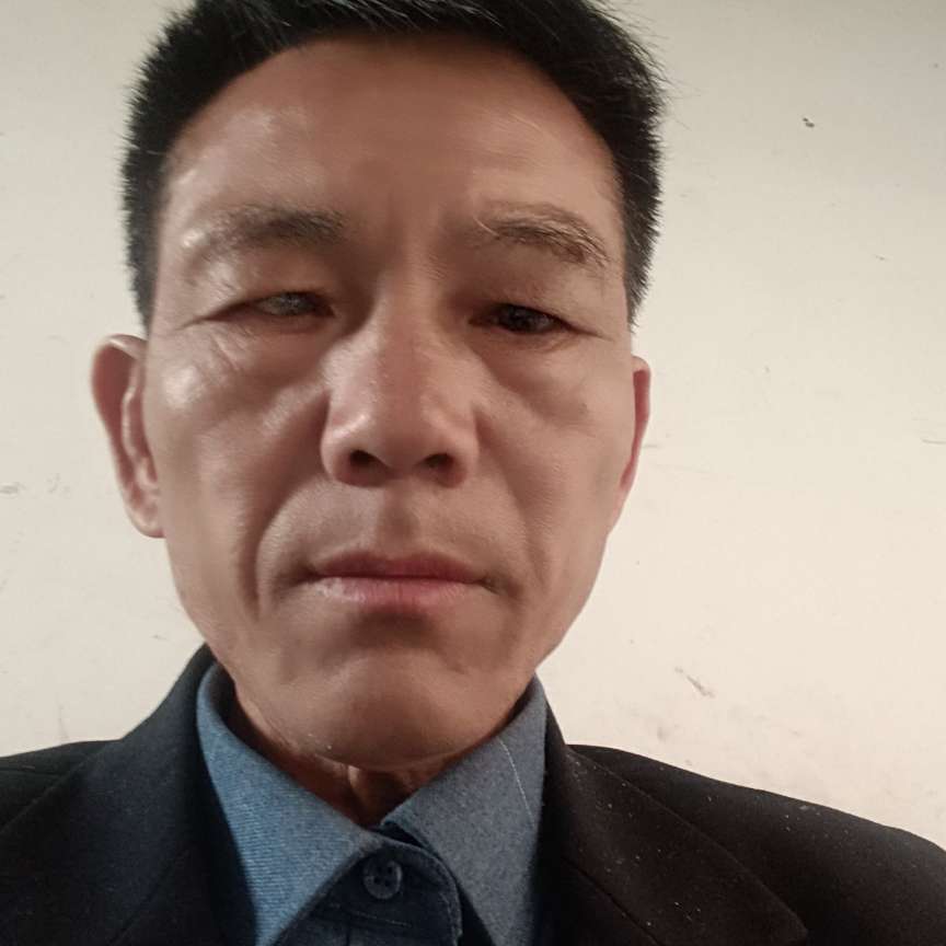 俊逸迎摩托的照片