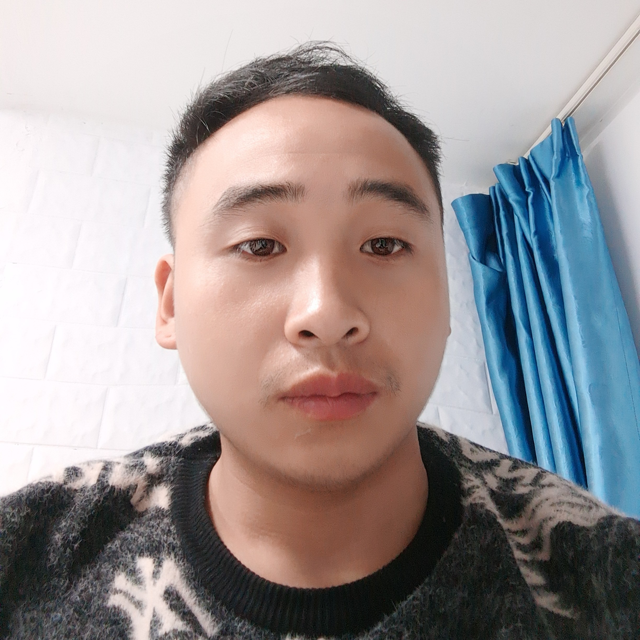 爆米花向调皮的照片