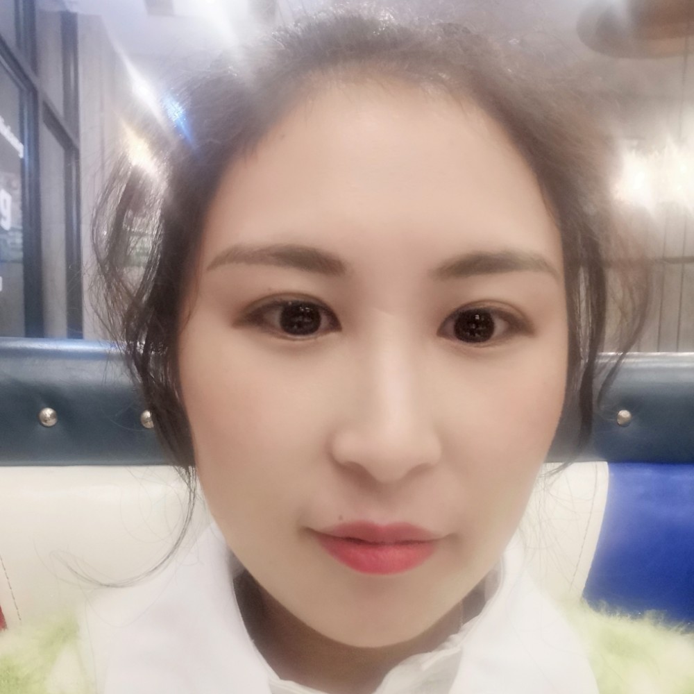 靓丽倾心小蘑菇的照片