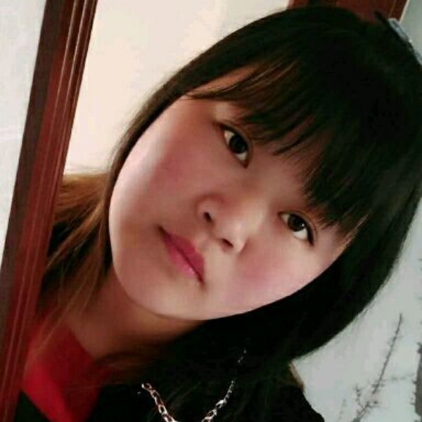 小蝴蝶倾心香蕉的照片