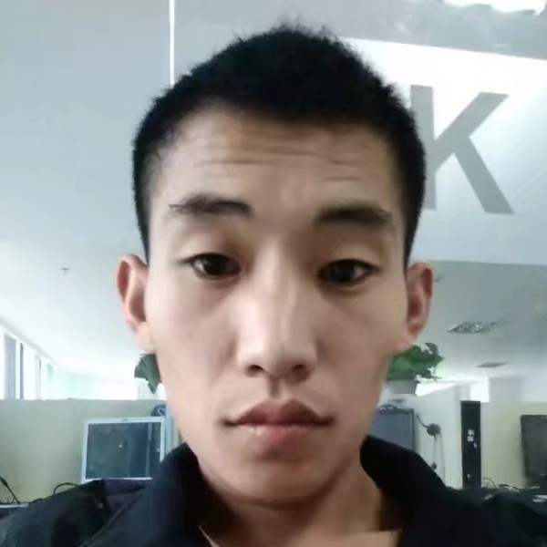 深栀飞馨的照片