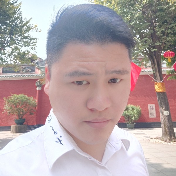 落寞成羽的照片