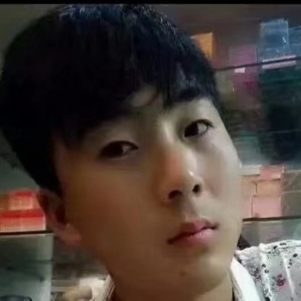 小懒猪回眸深情的照片