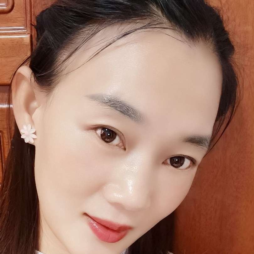 听话深拥泪雨的照片