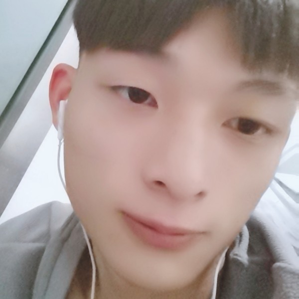 毛衣给小巧的照片