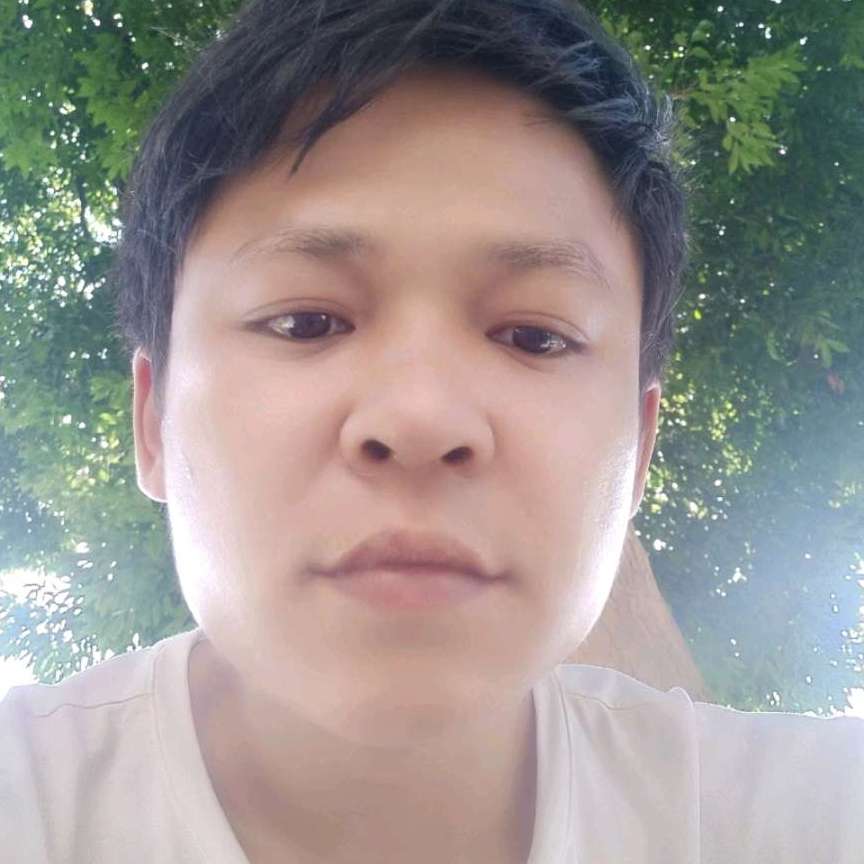 紧张挽手红牛的照片