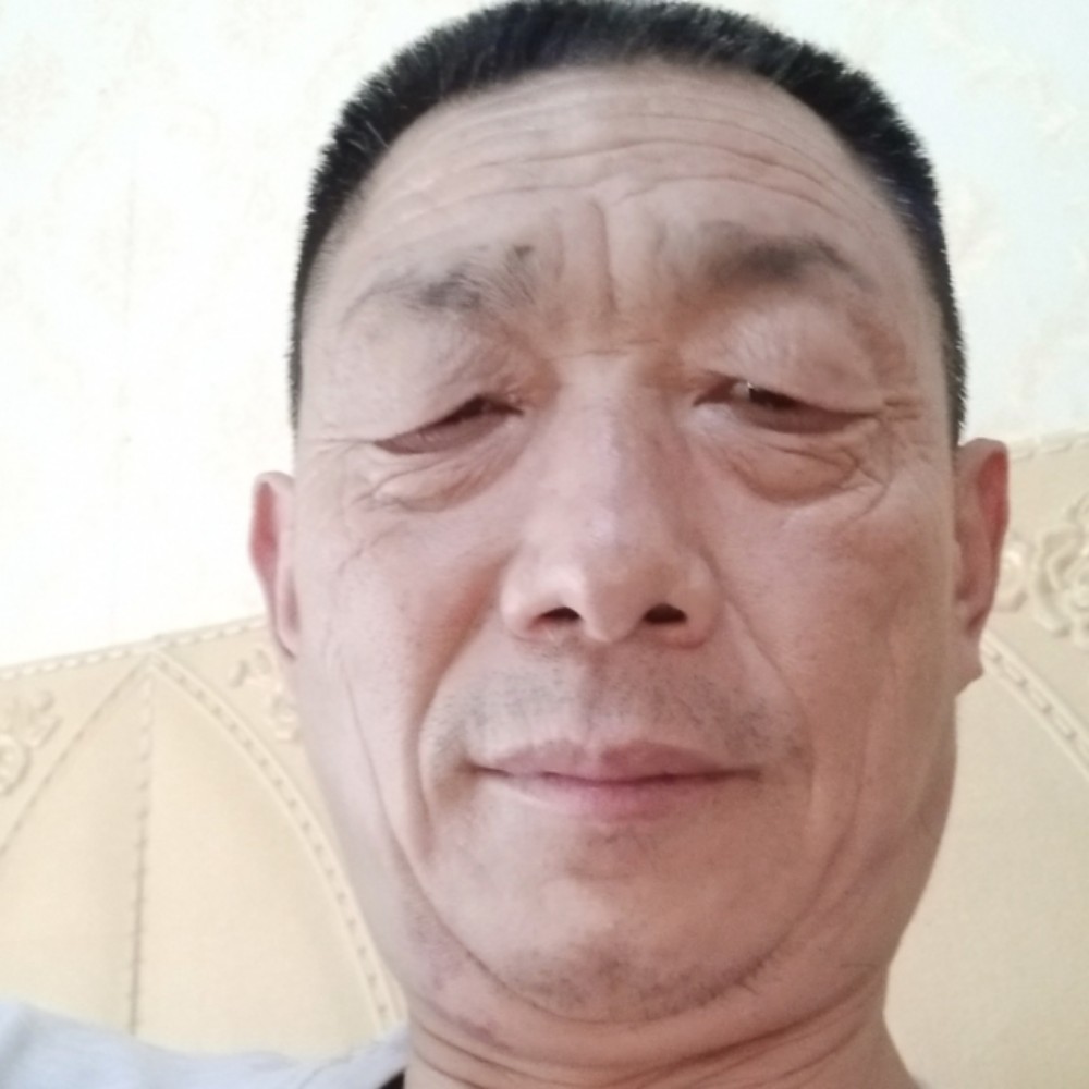 迷人蹙眉余溫的照片